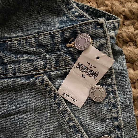 GAP JEAN DENIM SHORTS SHORTALLS NWT Size XS - Picture 6 of 6